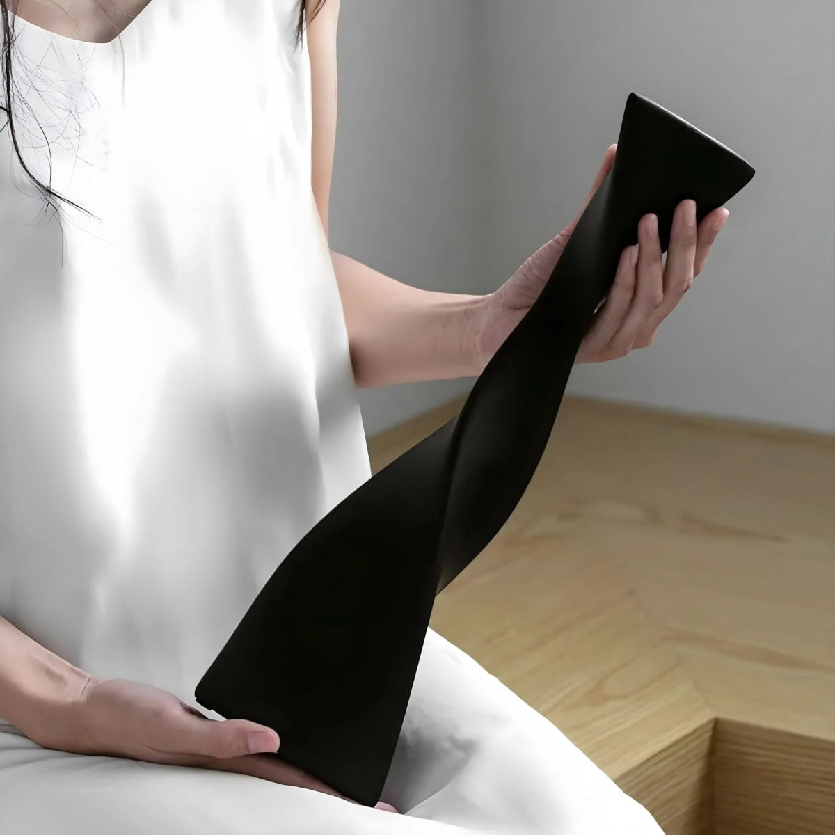 Elegant Ceramic Vase - Lattea Global