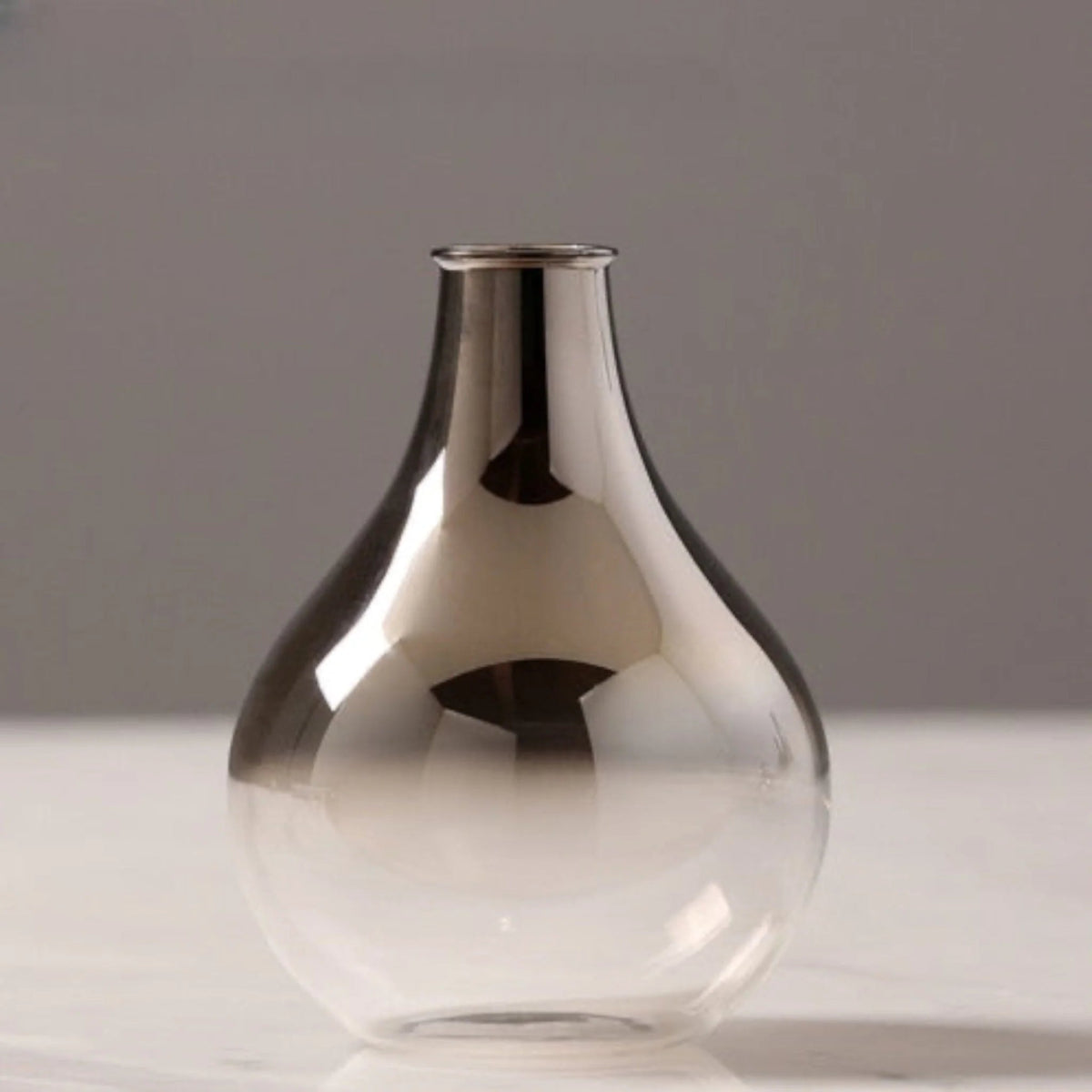 Elegant Floral Vase – Timeless Design for Modern Spaces - Lattea Global