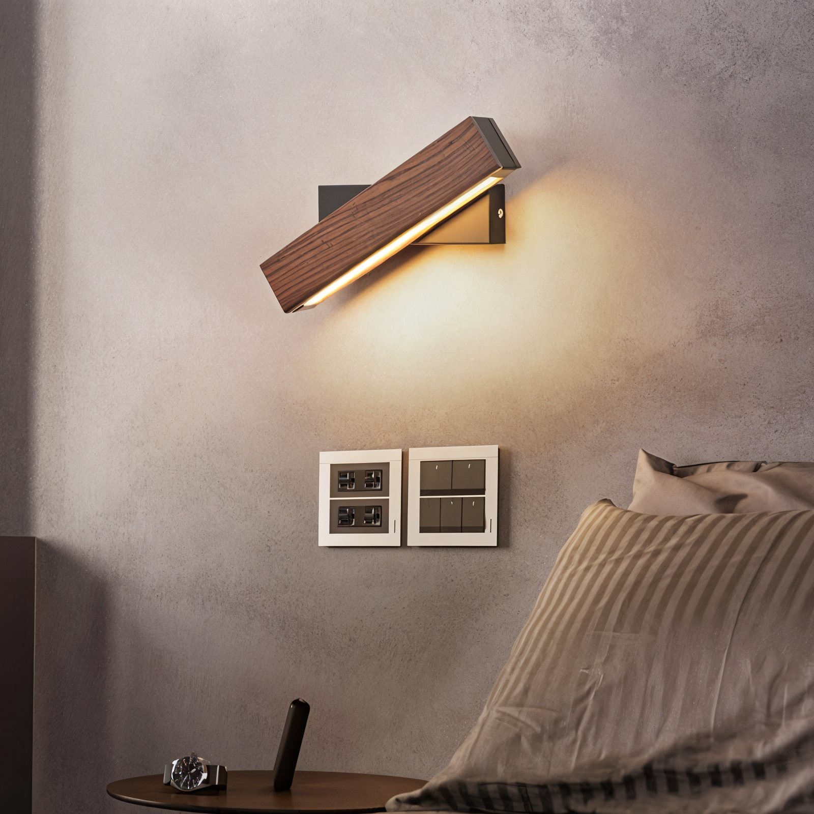 360° Swiveling Wooden Wall Light