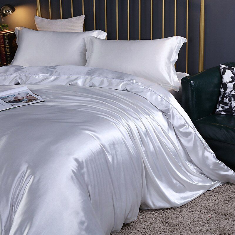 Soft Hypoallergenic Bed Cover