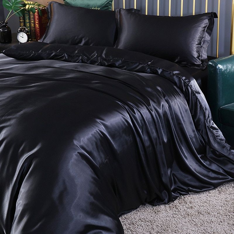 Soft Hypoallergenic Bed Cover