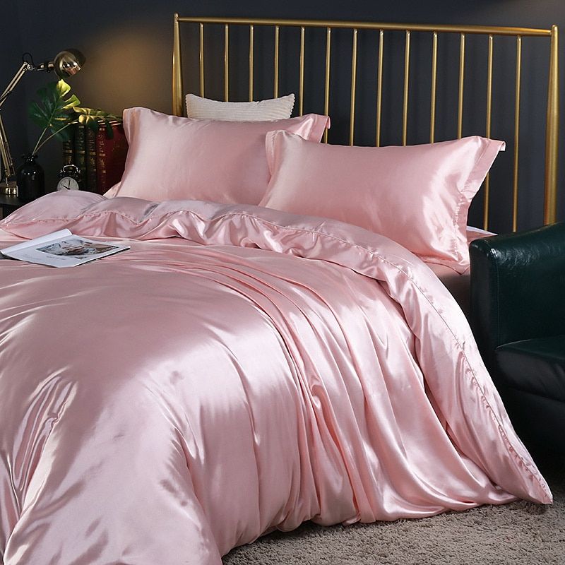 Soft Hypoallergenic Bed Cover