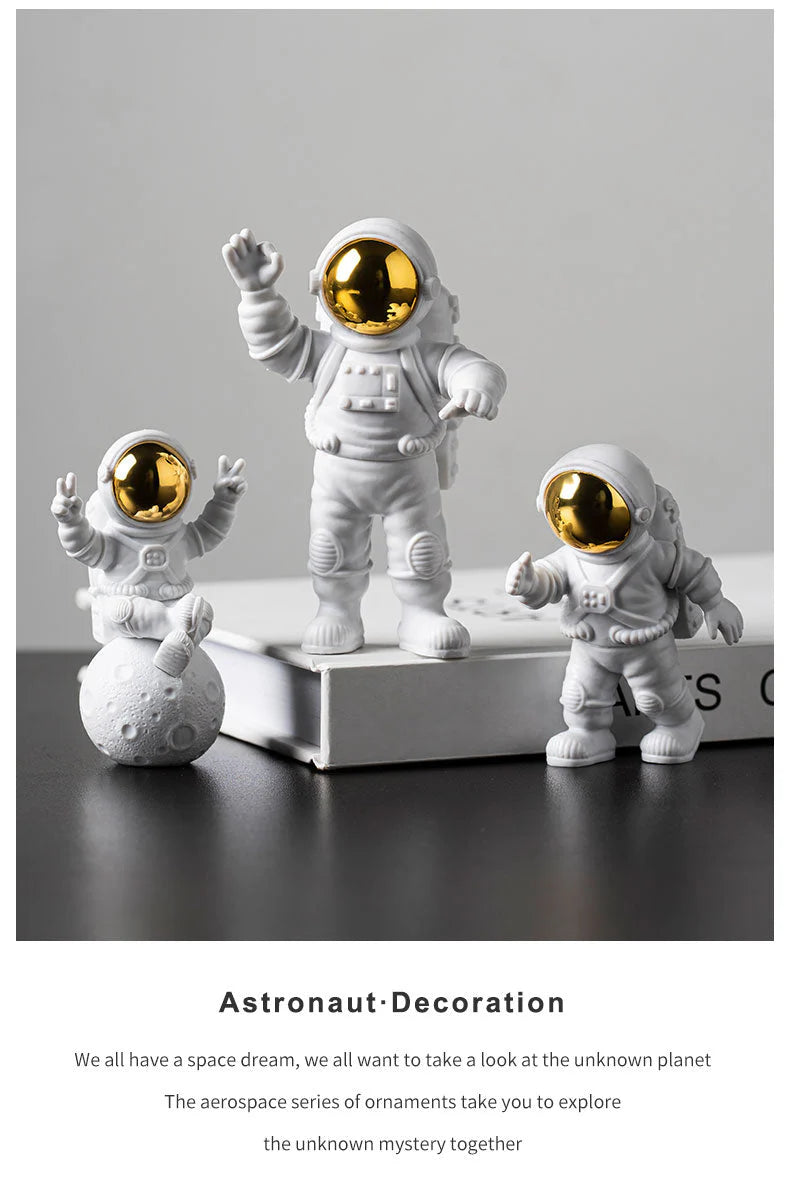 Astronaut & Moon Decor Set with Lamp