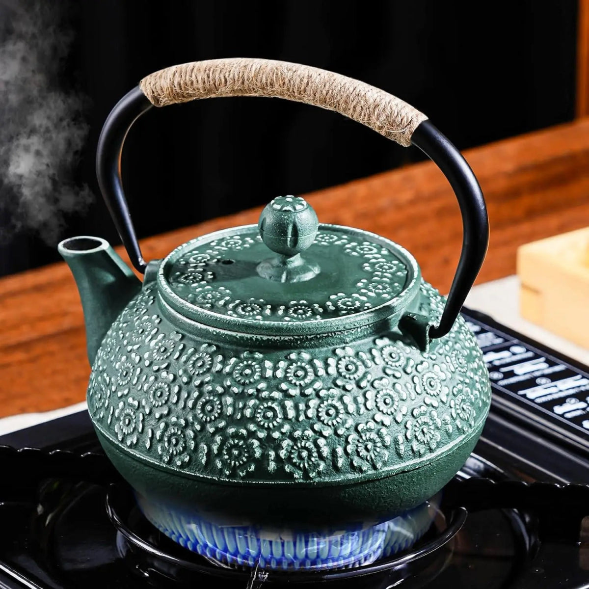 Cast Iron Teapot Japanese Style with Infuser - Lattea Global