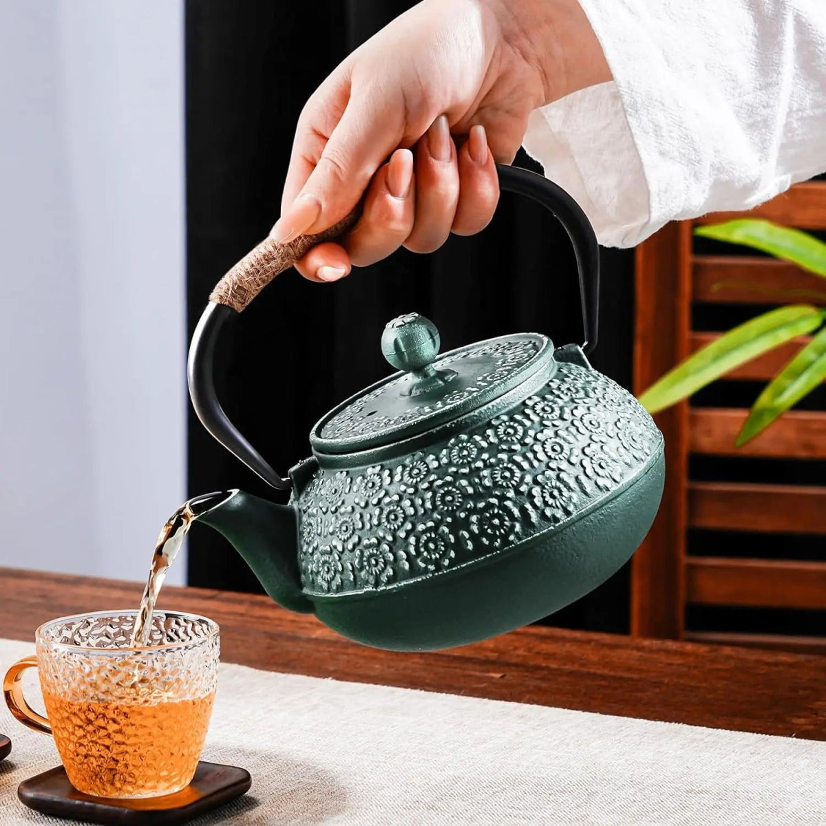 Cast Iron Teapot Japanese Style with Infuser - Lattea Global