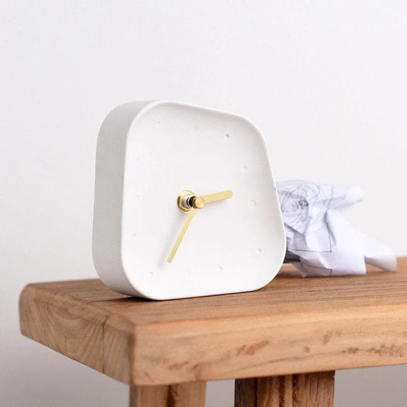 Cement Desk Clock – Retro-Inspired Concrete Design with Gold Accents