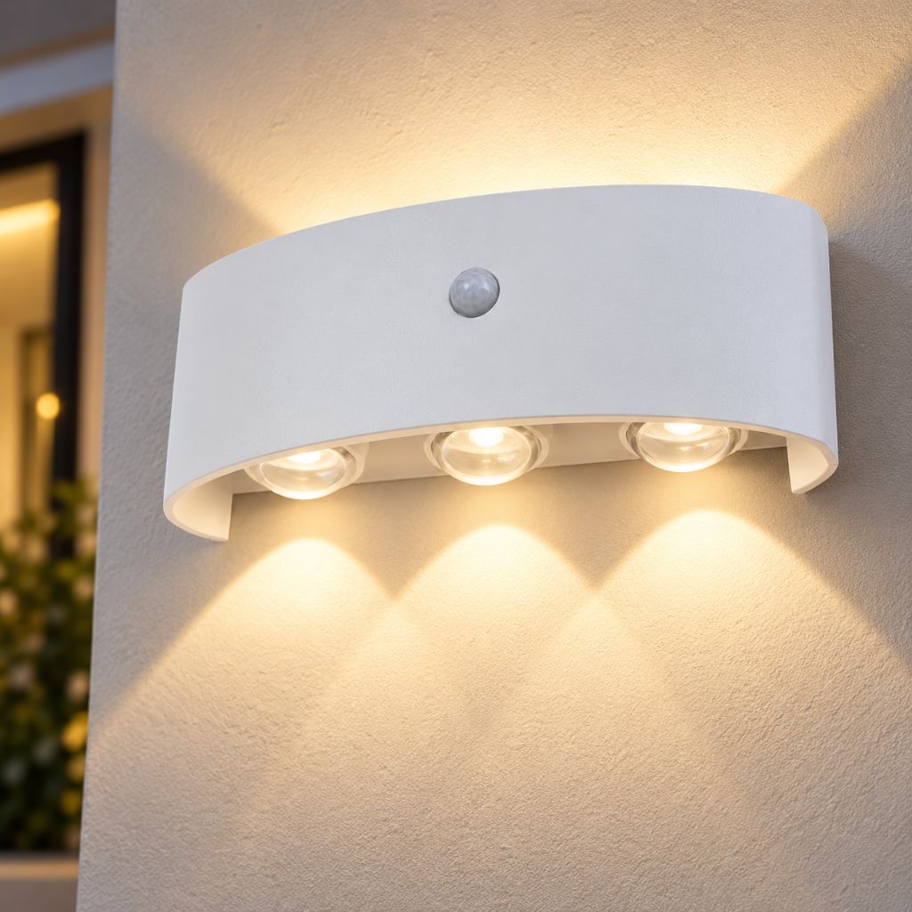 Curved Aluminium LED Wall Light with PIR Motion Sensor