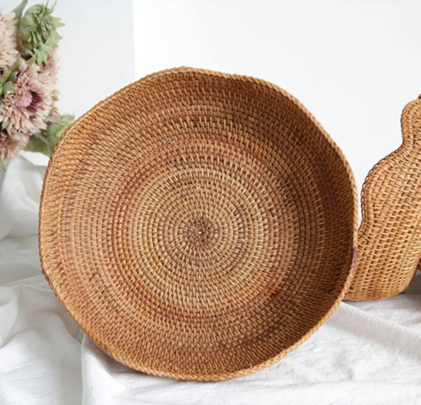 rattan fruit basket, handwoven storage bowl, eco-friendly kitchen decor, natural rattan bowl, rustic countertop organizer, versatile storage basket, decorative rattan bowl, lightweight kitchen storage, artisanal fruit basket, durable kitchen organizer