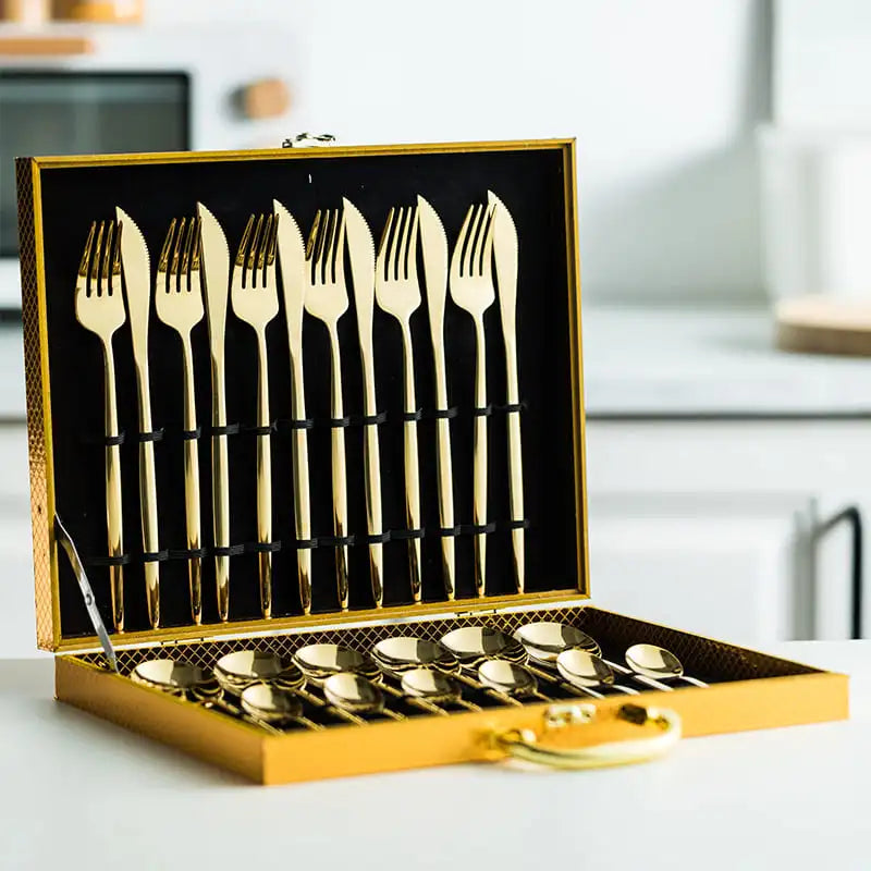 Premium Cutlery Set - 24-Piece Stainless Steel Lattea